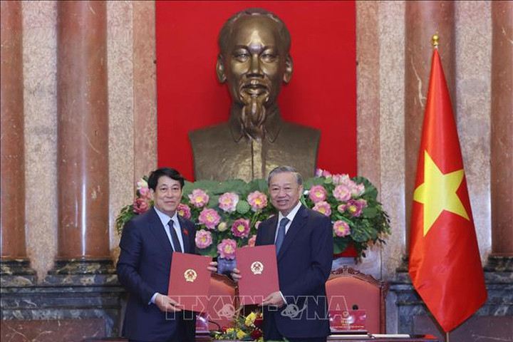 Tổng Bí thư Tô Lâm, Chủ tịch nước Lương Cường bàn giao công tác Chủ tịch nước