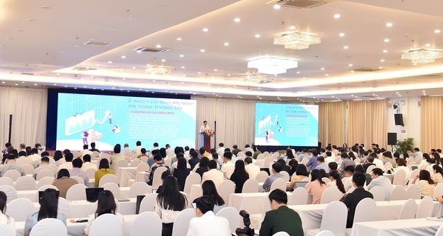 Kết nối hiệu quả thông tin chỉ đạo, điều hành của Chính phủ trên môi trường mạng với Cổng thông tin điện tử các bộ, ngành, địa phương