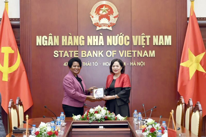 Thống đốc Nguyễn Thị Hồng tiếp Bộ trưởng, Chủ tịch Ngân hàng Trung ương Cuba