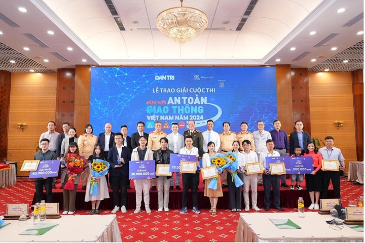 Vinh danh và trao giải sáng kiến an toàn giao thông Việt Nam 2024