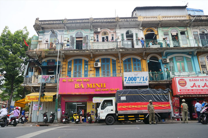 Chủ tịch UBND TP. Hồ Chí Minh yêu cầu phá dỡ khẩn cấp chung cư 440 Trần Hưng Đạo