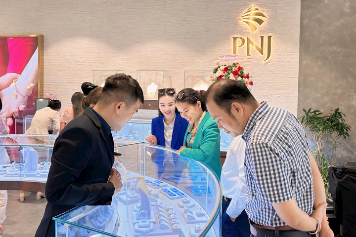 PNJ thu hơn 2.800 tỷ đồng trong tháng 11, lợi nhuận cao nhất 9 tháng