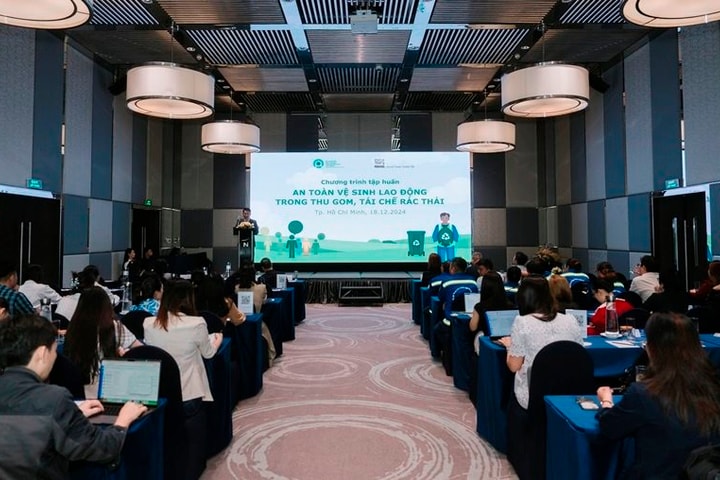 Thúc đẩy thực hành an toàn vệ sinh lao động trong quản lý rác thải