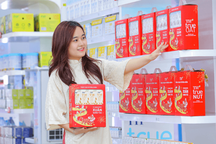 Món quà sức khỏe mùa Tết 2025: TH true NUT & TH true OAT với thông điệp Vị Hạnh Phúc - Xuân Sung Túc