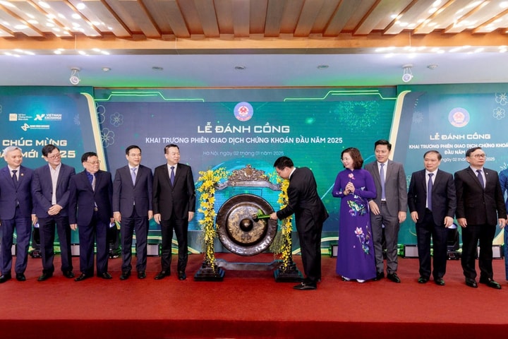 Kỳ vọng thị trường chứng khoán Việt Nam năm 2025 phát triển đột phá, khẳng định là kênh huy động vốn trung dài hạn quan trọng