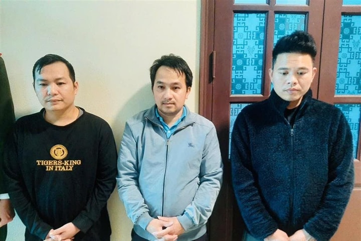 Bắt đối tượng cấu kết với tài xế taxi Xanh SM để trục lợi, chiếm đoạt tài sản của VNPAY