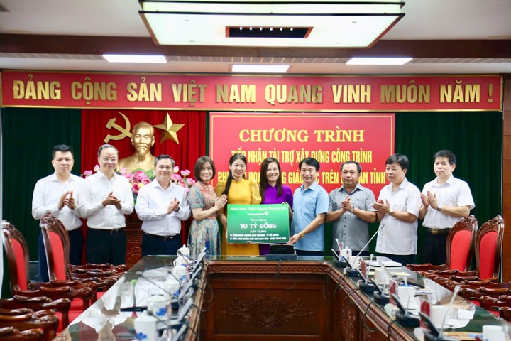 Vietcombank tài trợ 10 tỷ đồng xây dựng công trình giáo dục tại tỉnh Hải Dương