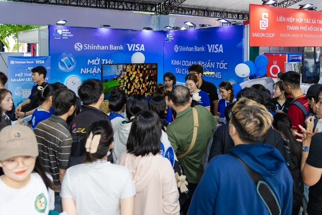 Ngân hàng Shinhan và Visa phối hợp đẩy mạnh các giải pháp thanh toán cho khách hàng SMEs