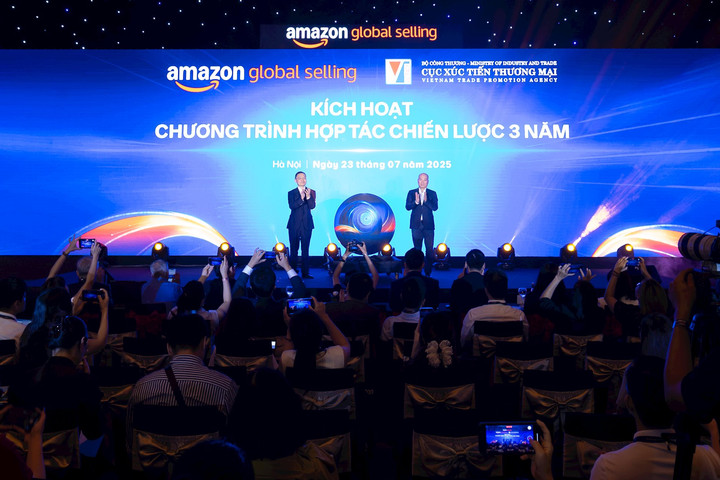Amazon Global Selling và Vietrade thiết lập quan hệ đối tác 3 năm, cùng thúc đẩy sáng kiến "Thương hiệu Việt tăng trưởng toàn cầu"