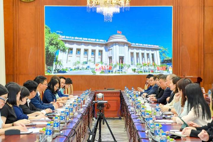 Phó Thống đốc Nguyễn Ngọc Cảnh tiếp và làm việc với Đoàn công tác của HKMA, FHKI và HKAB (Trung Quốc)