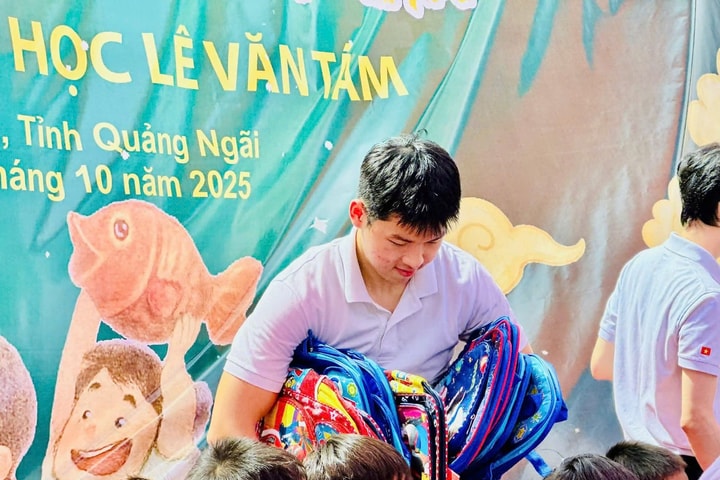 Vui Tết Trung thu cùng em nhỏ hoàn cảnh khó khăn: Nét đẹp văn hoá doanh nghiệp và ý nghĩa truyền cảm hứng