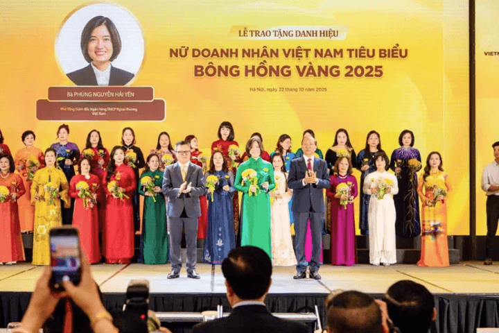 Vietcombank có nữ thành viên Ban Điều hành được vinh danh “Nữ Doanh nhân Việt Nam tiêu biểu”