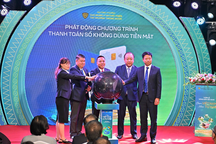NAPAS đồng hành cùng chương trình “Chạm Việt Nam - Nhận tự hào”, ủng hộ cuộc vận động “Người Việt Nam ưu tiên dùng hàng Việt Nam”