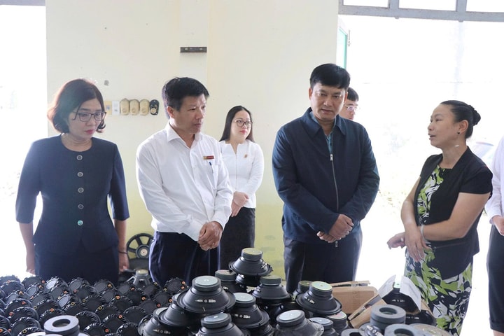 Agribank kịp thời hỗ trợ khách hàng, người lao động trên địa bàn Đà Nẵng và Huế bị thiệt hại do bão lũ
