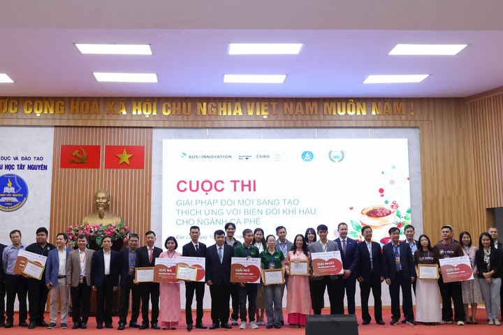 Trao giải cuộc thi “Giải pháp đổi mới sáng tạo thích ứng với biến đổi khí hậu cho ngành cà phê”