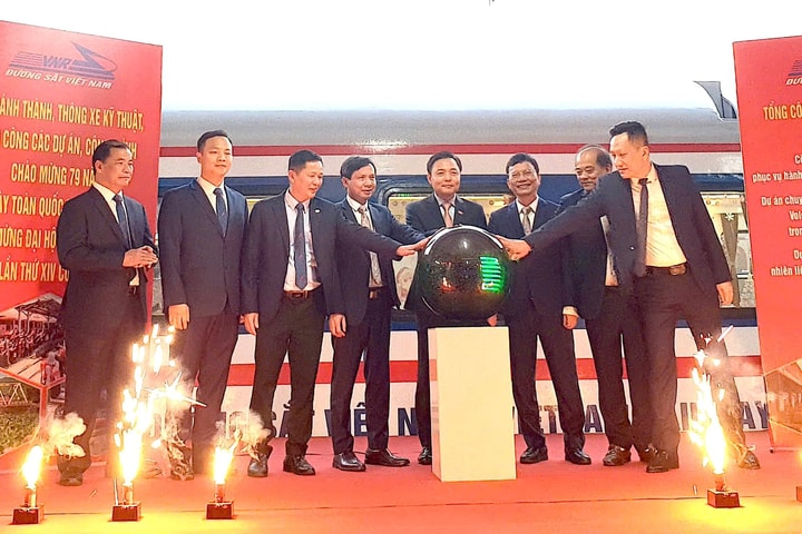 Ngành Đường sắt khánh thành công trình hiện đại hóa 162 toa xe khách