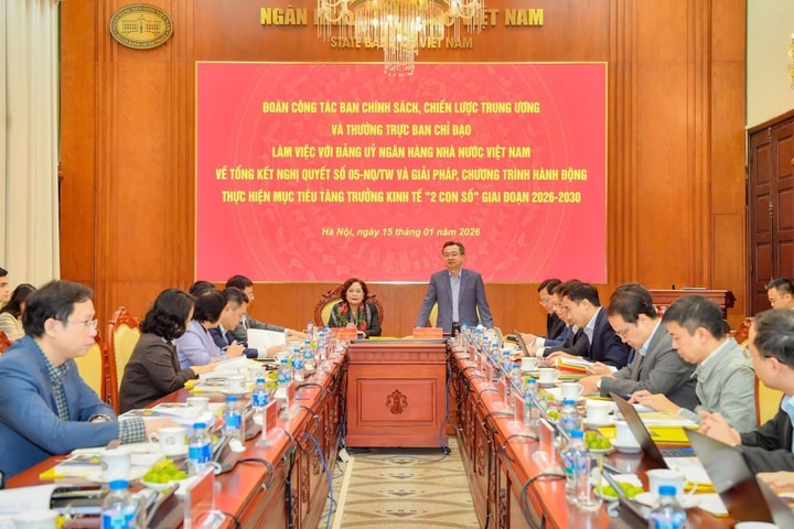Đoàn công tác của Ban Chính sách, Chiến lược Trung ương và Thường trực Ban Chỉ đạo làm việc với Đảng ủy Ngân hàng Nhà nước về Tổng kết Nghị quyết số 05-NQ/TW