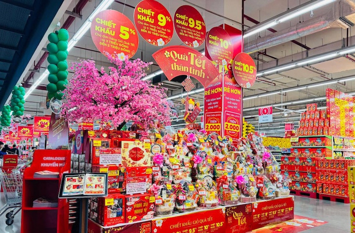 Chợ Tết không 'sốt giá', siêu thị giữ nhịp đầu năm