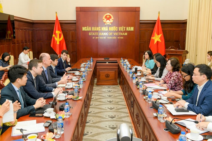 Thống đốc Nguyễn Thị Hồng làm việc với Đoàn Cán bộ của Quỹ Tiền tệ Quốc tế