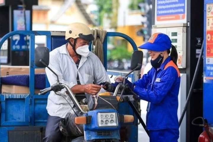 Cục Thuế chỉ đạo khẩn liên quan đến triển khai chính sách về thuế đối với xăng, dầu và nhiên liệu bay