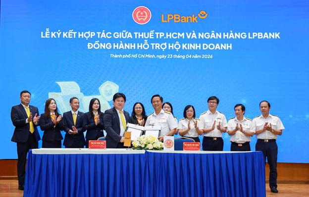 LPBank ký kết hợp tác với Thuế TP. Hồ Chí Minh: Đồng hành hộ kinh doanh và cá nhân kinh doanh chuyển đổi số
