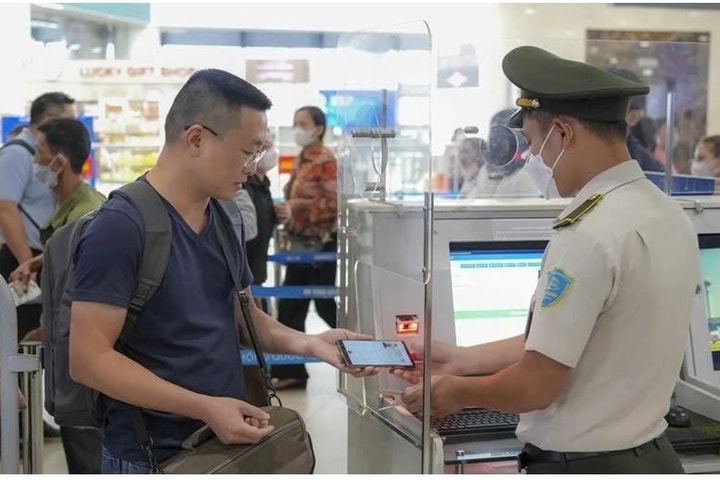 Tạm hoãn xuất cảnh đối với trường hợp nợ thuế từ 1 triệu đồng: Nới lỏng hay siết chặt?
