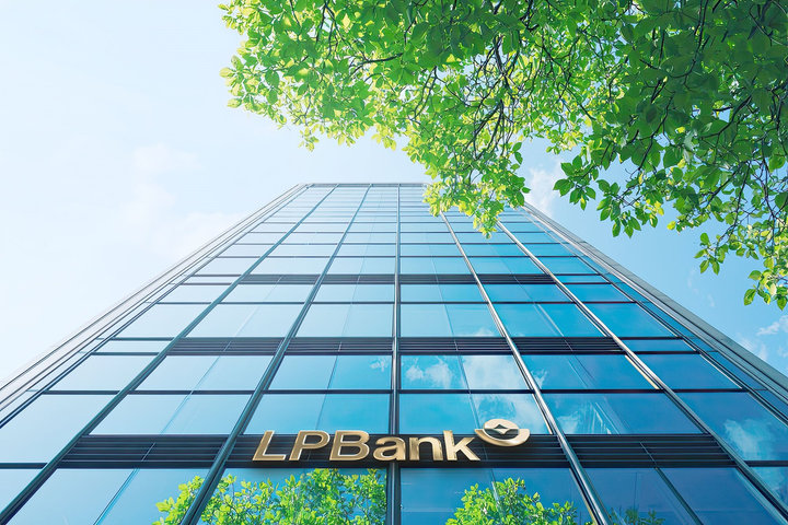 Đa dạng hóa nguồn thu, LPBank đạt gần 6.000 tỷ đồng lợi nhuận sau 6 tháng đầu năm 2026