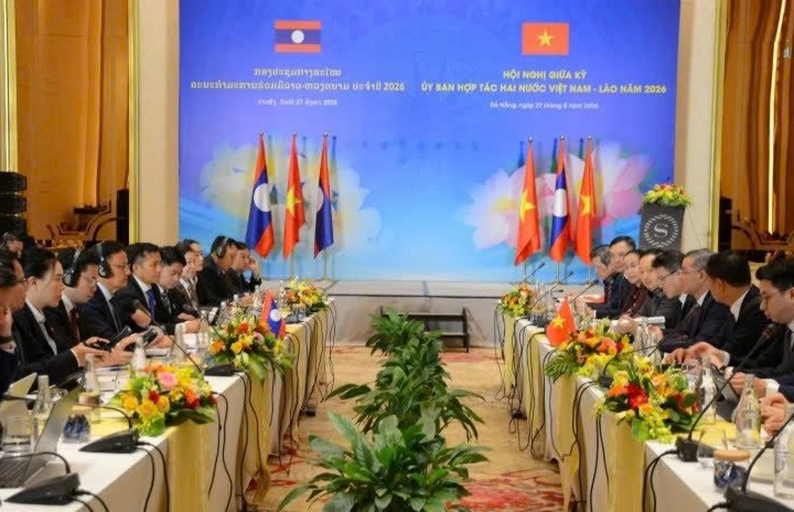 Việt Nam - Lào thúc đẩy dòng vốn, thương mại và kết nối hạ tầng