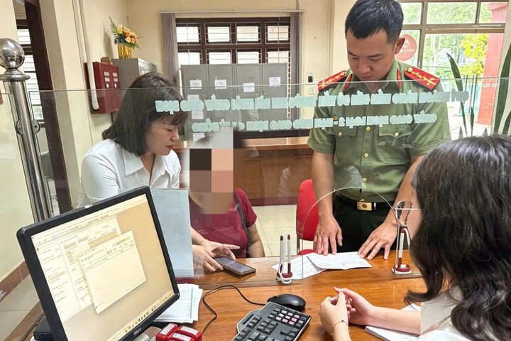 Kịp thời ngăn chặn người dân chuyển tiền cho đối tượng lừa đảo gửi quà từ nước ngoài