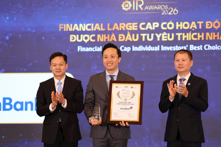 VietinBank được vinh danh "Doanh nghiệp niêm yết có hoạt động IR được Nhà đầu tư yêu thích nhất" năm thứ 4 liên tiếp